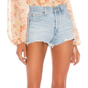 LEVI’S High Waisted Wedgie Shorts 27
